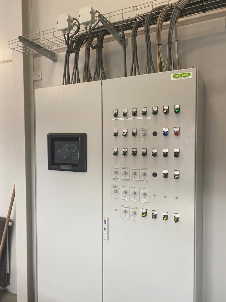 Besturingskast voor agrarische installatietechniek