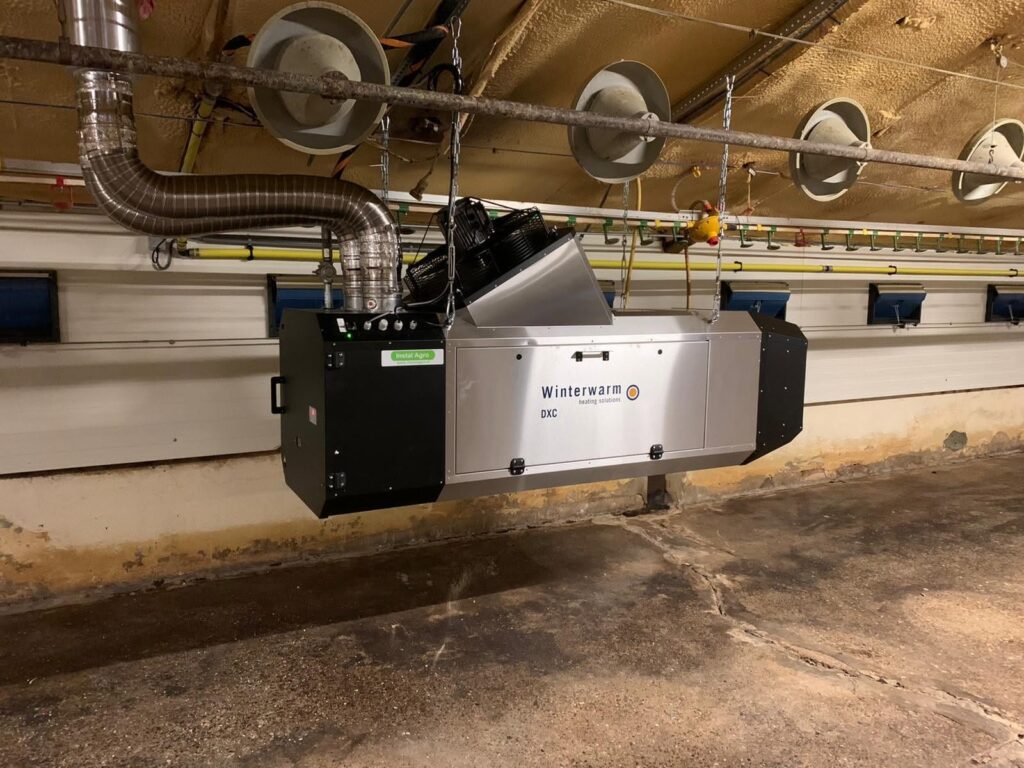 Winterwarm verwarmingsinstallatie in een stal